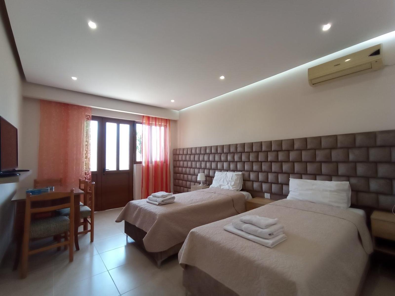 Achilles Apartments ซารานเดอ ภายนอก รูปภาพ