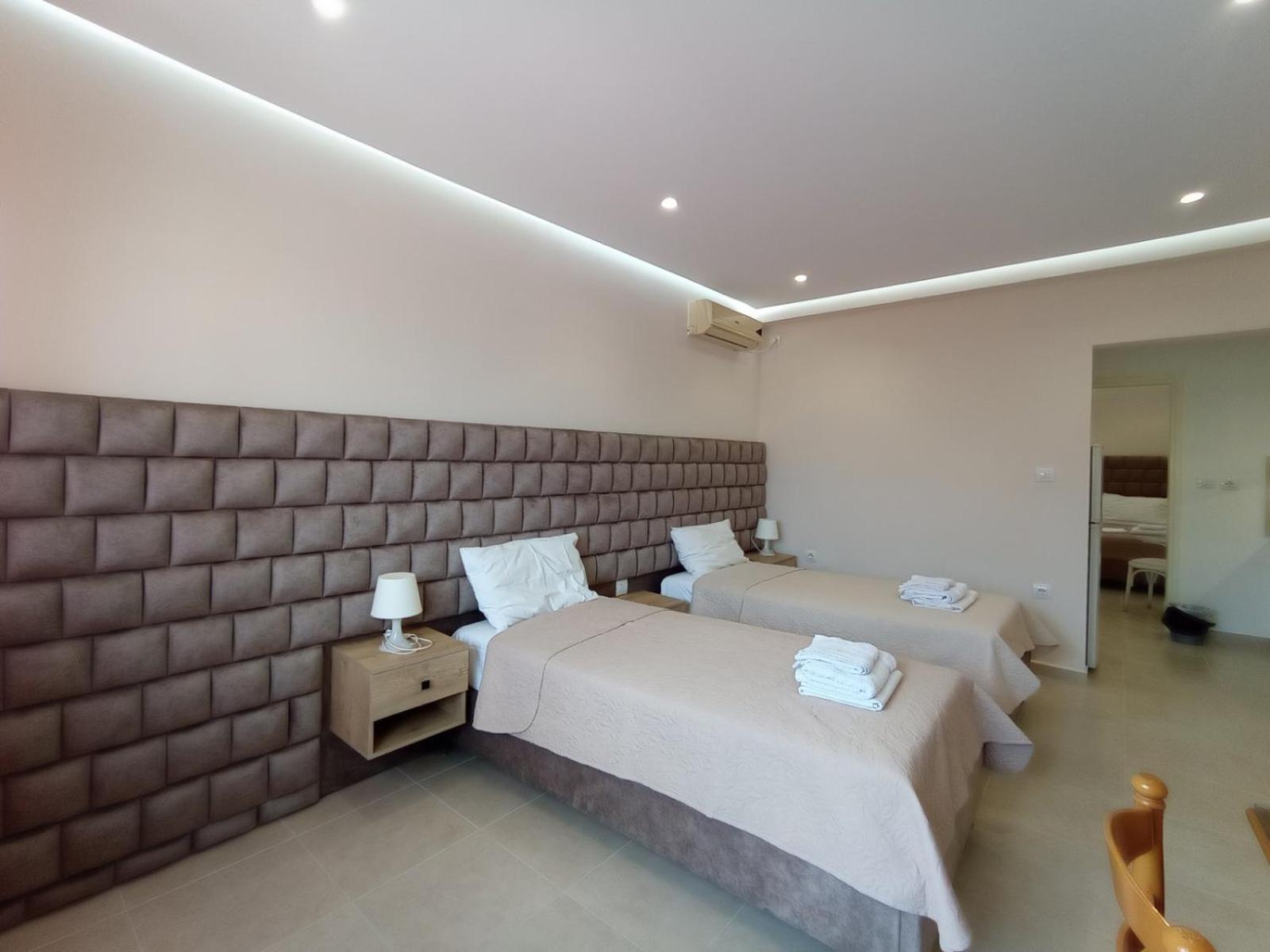 Achilles Apartments ซารานเดอ ภายนอก รูปภาพ