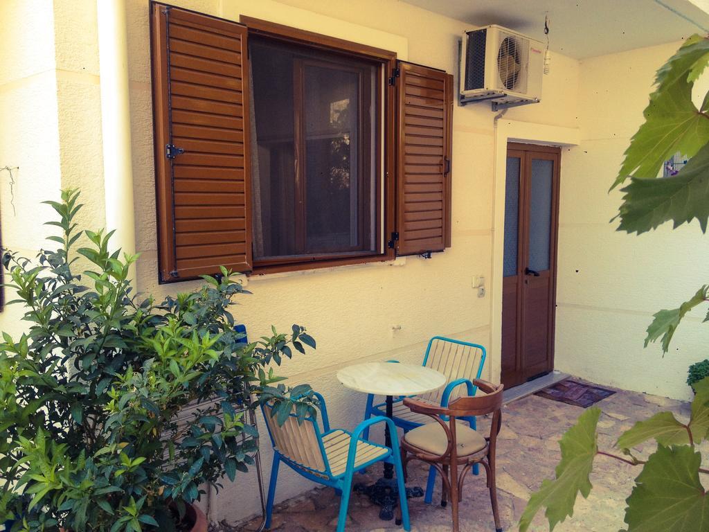Achilles Apartments ซารานเดอ ภายนอก รูปภาพ